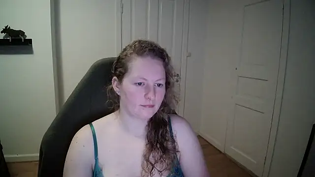 Snapshot of Girlnina-1995 chatting on 12.03.24 Girlnina-1995 online show from 12.03.24