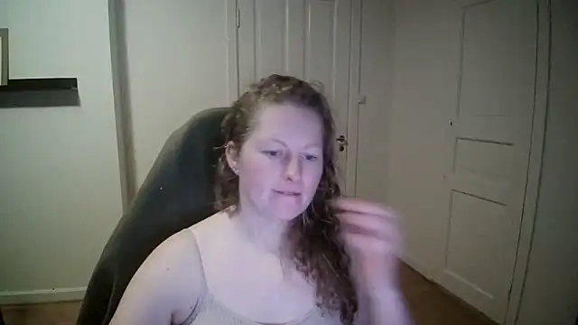 Snapshot of Girlnina-1995 chatting on 01.20.25 Girlnina-1995 online show from 01.20.25