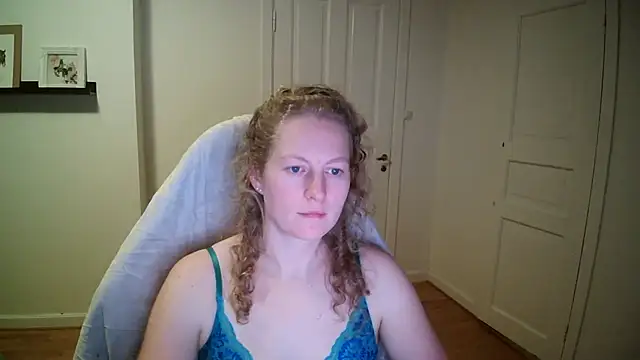 Girlnina-1995 online show from 11.04.25