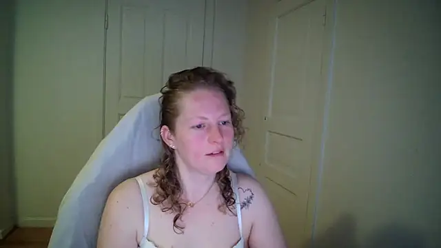 Girlnina-1995 online show from 04.20.26