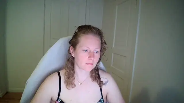 Girlnina-1995 online show from 05.04.26