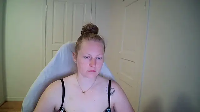 Girlnina-1995 online show from 05.18.26