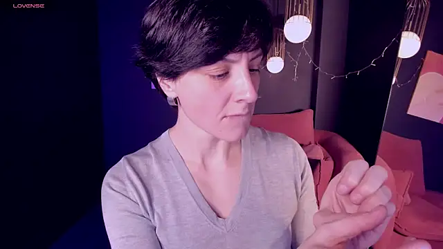 LorenDaze online show from 01.24.25