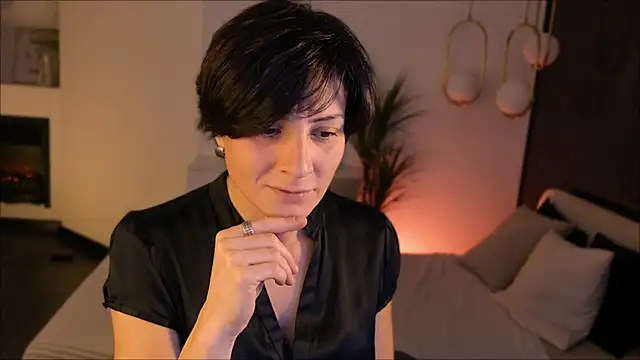 LorenDaze online show from 11.25.25