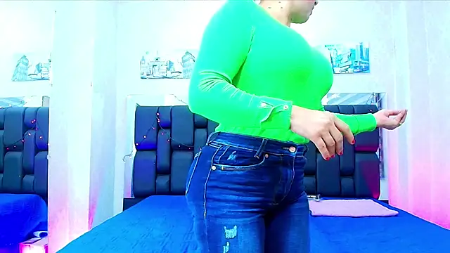  carolina fox online show from 02.01.25