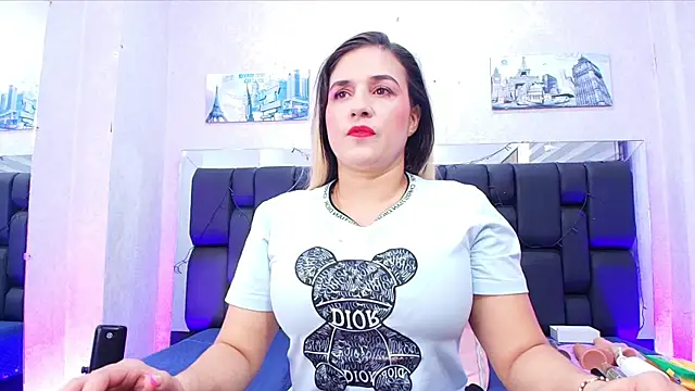  carolina fox online show from 02.26.25