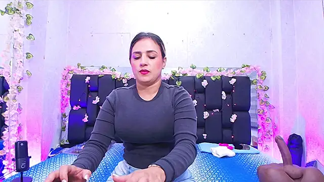  carolina fox online show from 09.09.25