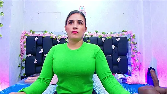  carolina fox online show from 09.13.25