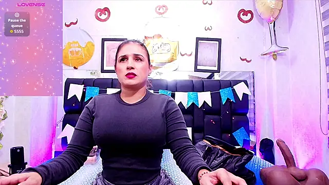  carolina fox online show from 10.01.25