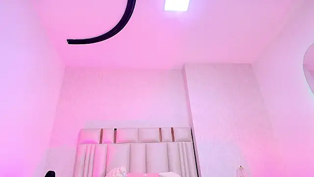  carolina fox online show from 02.05.26