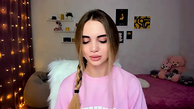 Snapshot of aPieceOfJoy chatting on 12.07.24 aPieceOfJoy online show from 12.07.24