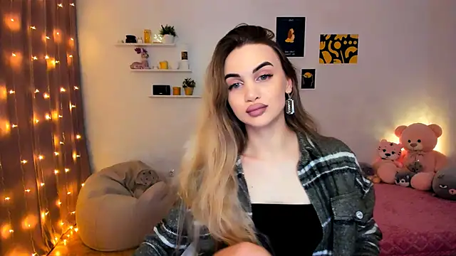 Snapshot of aPieceOfJoy chatting on 12.17.24 aPieceOfJoy online show from 12.17.24