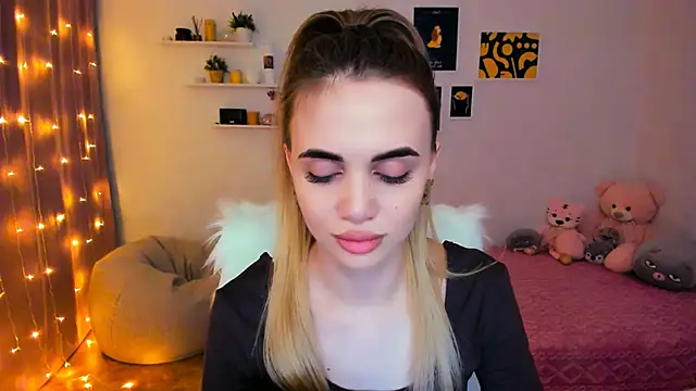 Snapshot of aPieceOfJoy chatting on 02.02.25 aPieceOfJoy online show from 02.02.25