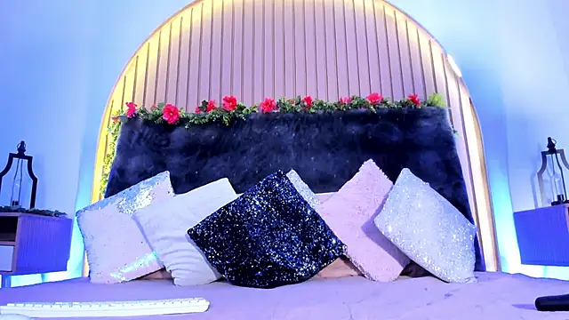 Karlagonzales  online show from 02.23.25