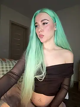 Snapshot of xDinnax chatting on 12.29.24 xDinnax online show from 12.29.24