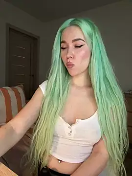 Snapshot of xDinnax chatting on 01.07.25 xDinnax online show from 01.07.25