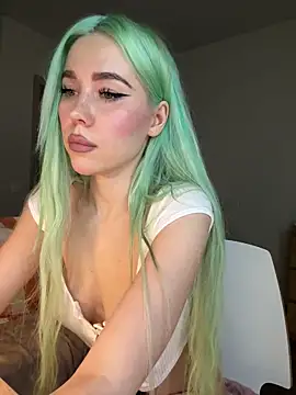 Snapshot of xDinnax chatting on 01.07.25 xDinnax online show from 01.07.25