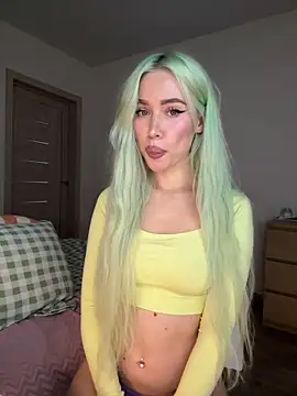 Snapshot of xDinnax chatting on 01.17.25 xDinnax online show from 01.17.25