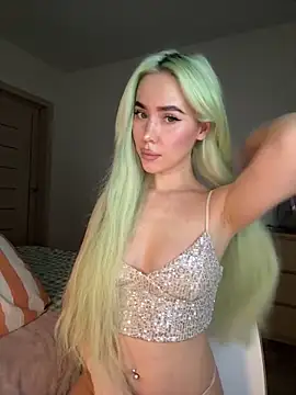 Snapshot of xDinnax chatting on 01.23.25 xDinnax online show from 01.23.25