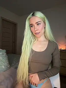 Snapshot of xDinnax chatting on 01.27.25 xDinnax online show from 01.27.25