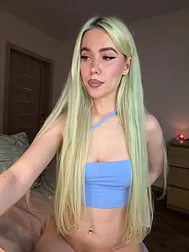 Snapshot of xDinnax chatting on 01.31.25 xDinnax online show from 01.31.25