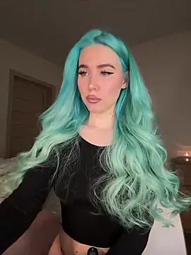 Snapshot of xDinnax chatting on 03.07.25 xDinnax online show from 03.07.25