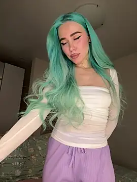 Snapshot of xDinnax chatting on 03.10.25 xDinnax online show from 03.10.25