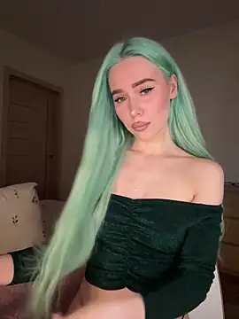 Snapshot of xDinnax chatting on 03.18.25 xDinnax online show from 03.18.25