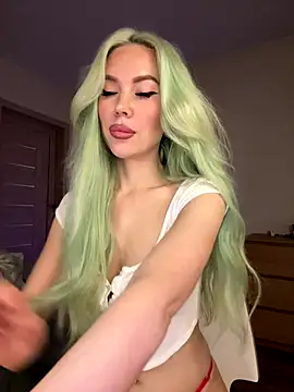 Snapshot of xDinnax chatting on 09.23.25 xDinnax online show from 09.23.25