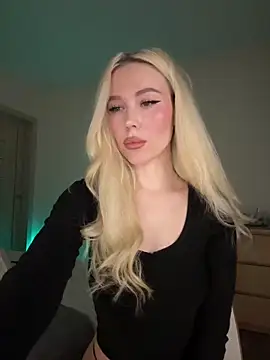 Snapshot of xDinnax chatting on 02.08.26 xDinnax online show from 02.08.26