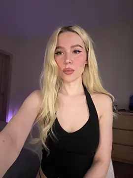 Snapshot of xDinnax chatting on 03.01.26 xDinnax online show from 03.01.26