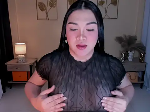 MaxeneCullens online show from 12.20.25