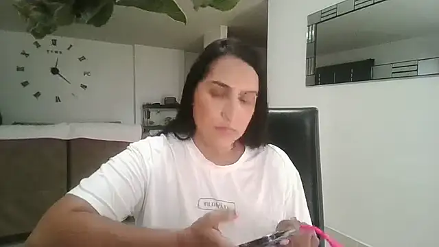 kendall 52 online show from 09.15.25