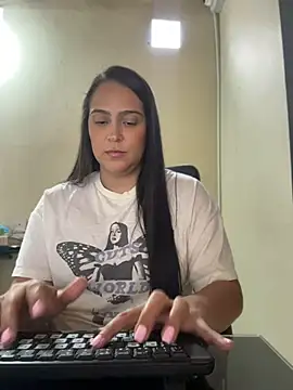 Snapshot of kendall_52 chatting on 07.24.26 kendall 52 online show from 07.24.26