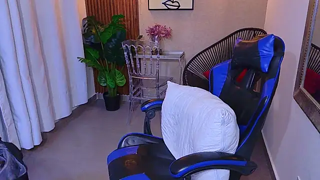 Snapshot of Kenya--Buhle chatting on 05.29.26 Kenya--Buhle online show from 05.29.26
