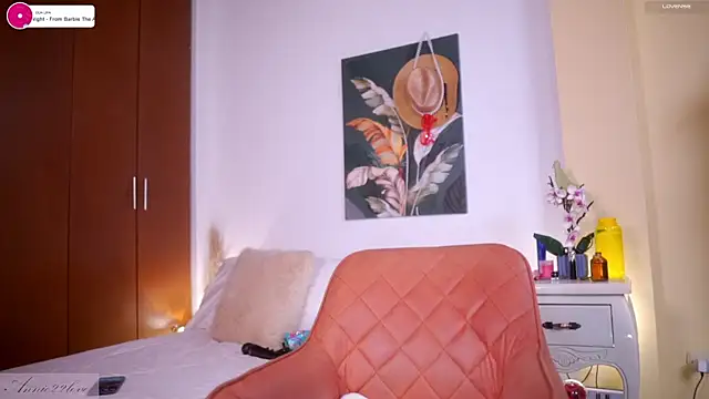 annie22love online show from 02.19.25