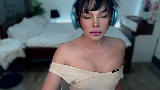 liaa lurrecams online show from 11.27.25