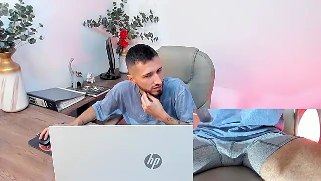 Snapshot of sam_bisex chatting on 02.25.26 sam bisex online show from 02.25.26