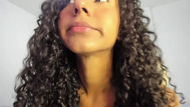 Snapshot of khaliope chatting on 04.18.26 khaliope online show from 04.18.26