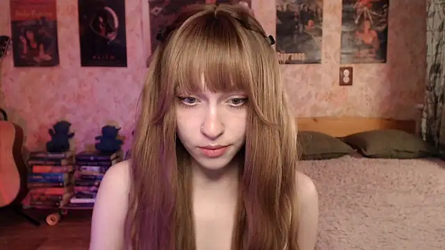 Snapshot of Friendly_Ellie chatting on 04.26.26 Friendly Ellie online show from 04.26.26