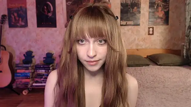 Snapshot of Friendly_Ellie chatting on 05.09.26 Friendly Ellie online show from 05.09.26