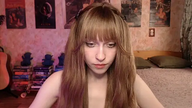 Snapshot of Friendly_Ellie chatting on 05.14.26 Friendly Ellie online show from 05.14.26