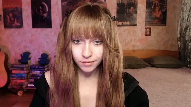 Snapshot of Friendly_Ellie chatting on 05.23.26 Friendly Ellie online show from 05.23.26