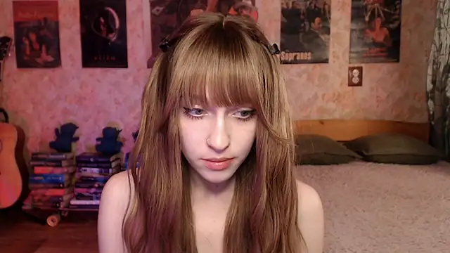 Snapshot of Friendly_Ellie chatting on 05.27.26 Friendly Ellie online show from 05.27.26
