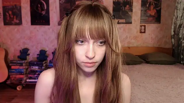 Snapshot of Friendly_Ellie chatting on 05.29.26 Friendly Ellie online show from 05.29.26