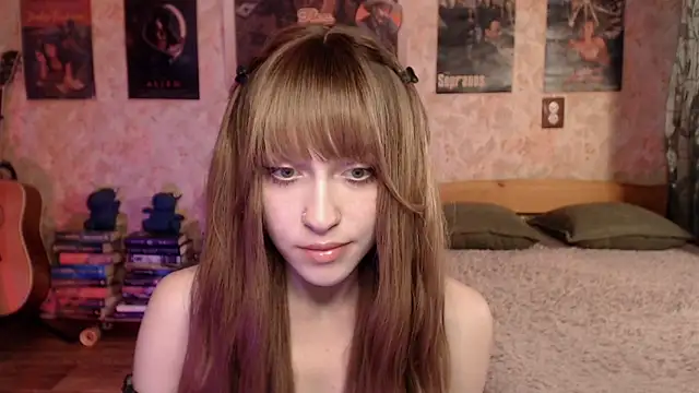 Snapshot of Friendly_Ellie chatting on 06.04.26 Friendly Ellie online show from 06.04.26