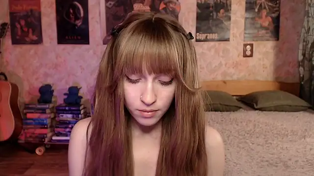 Snapshot of Friendly_Ellie chatting on 06.05.26 Friendly Ellie online show from 06.05.26