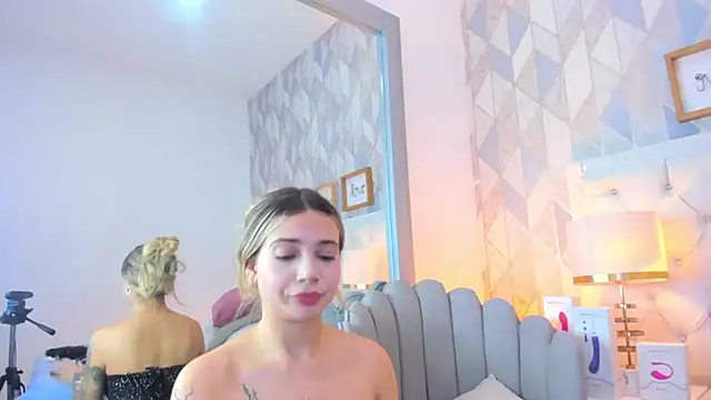 Abbie Jones 1 online show from 01.26.25