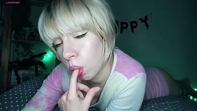 Snapshot of cruellagoth666 chatting on 12.02.24 cruellagoth666 online show from 12.02.24