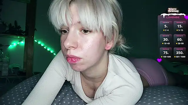 Snapshot of cruellagoth666 chatting on 01.21.25 cruellagoth666 online show from 01.21.25